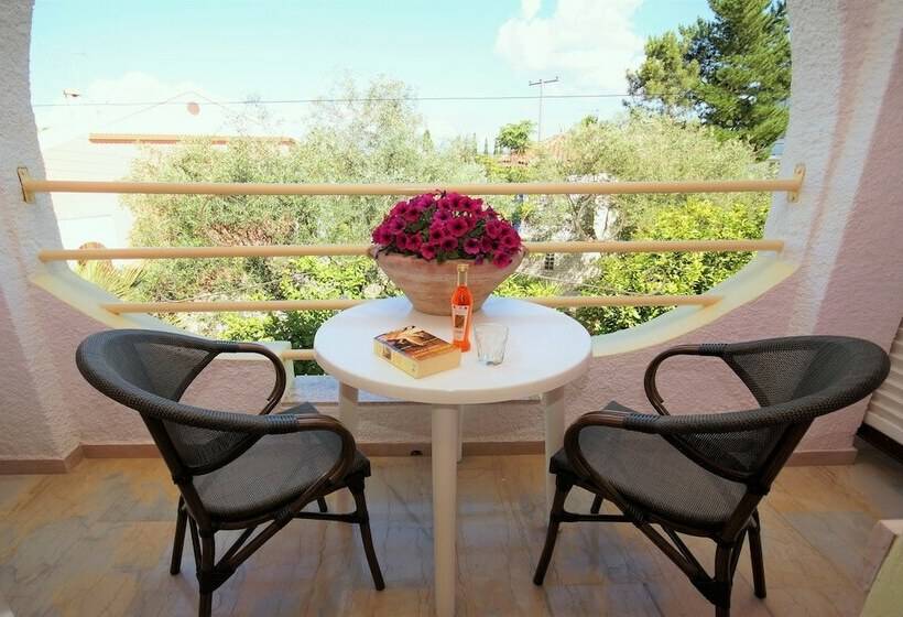 标准工作室, Mathraki Resort