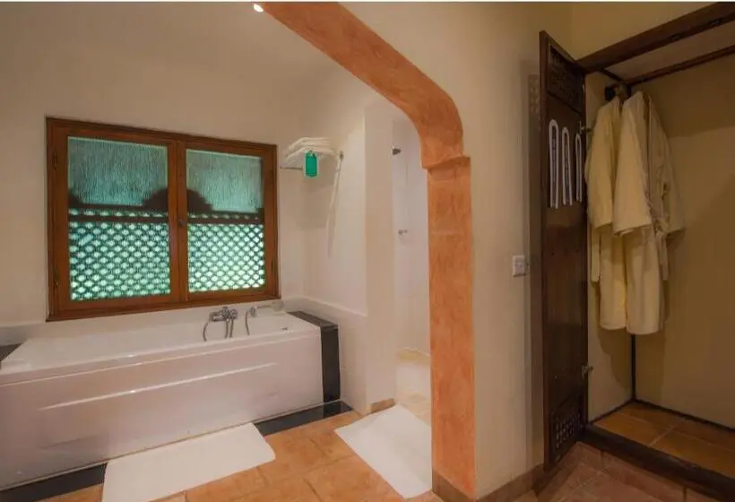 اتاق استاندارد, Amani Beach Resort