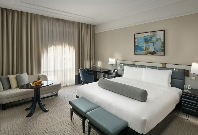 デラックスルーム, The Hotel Galleria Jeddah, Curio Collection By Hilton
