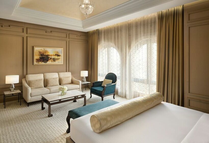 Номер Executive, The Hotel Galleria Jeddah, Curio Collection By Hilton