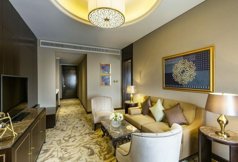 سوییت جونیور, Ezdan Palace