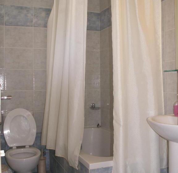 标准工作室, Kastro Beach