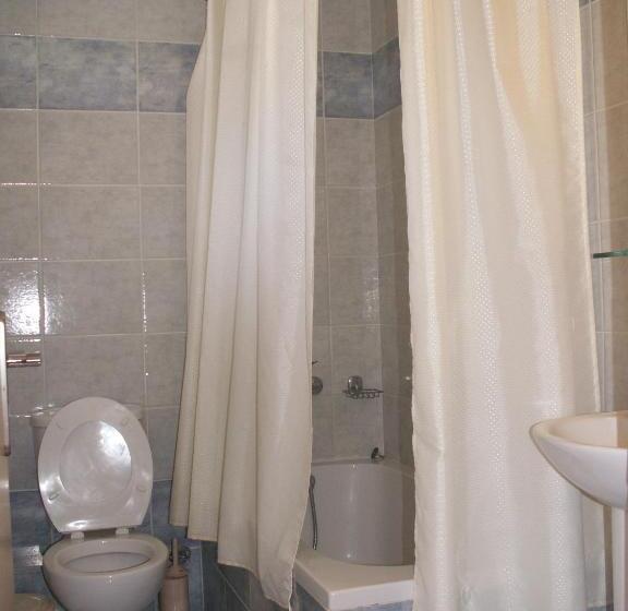 四人标准间, Kastro Beach