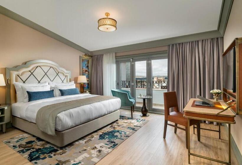 オーシャンビューデラックスルームバルコニー付き, Millennium Istanbul Golden Horn