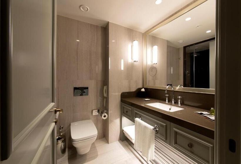 キングサイズベッド、シティビューデラックスルーム, Millennium Istanbul Golden Horn