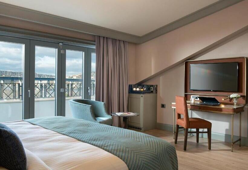 キングサイズベッド、シティビューデラックスルーム, Millennium Istanbul Golden Horn