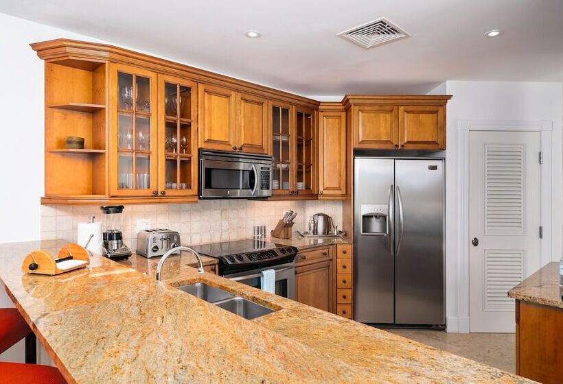 3 Bedroom Suite, The Regent Grand