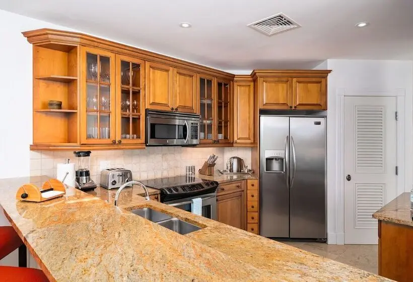 3 Bedroom Suite, The Regent Grand