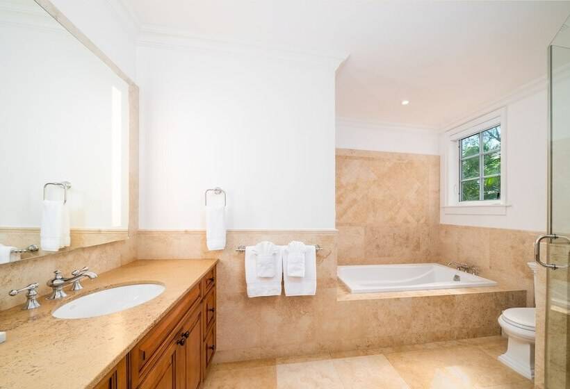3 Bedroom Suite, The Regent Grand