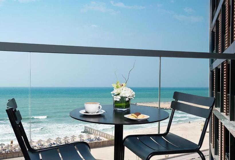 스탠다드 룸 킹사이즈 침대, Wyndham Garden Ajman Corniche