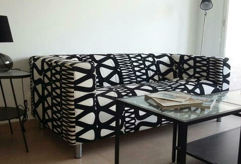 شقة غرفتين, Apartamentos Neptuno 3000