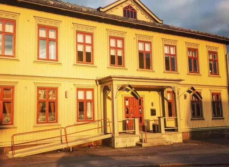バス共有のスタンダードルーム, Järnvägshotellet B&b Skara