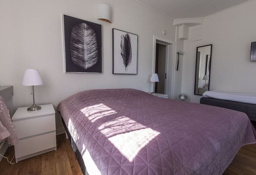 スタンダード4人部屋, Järnvägshotellet B&b Skara