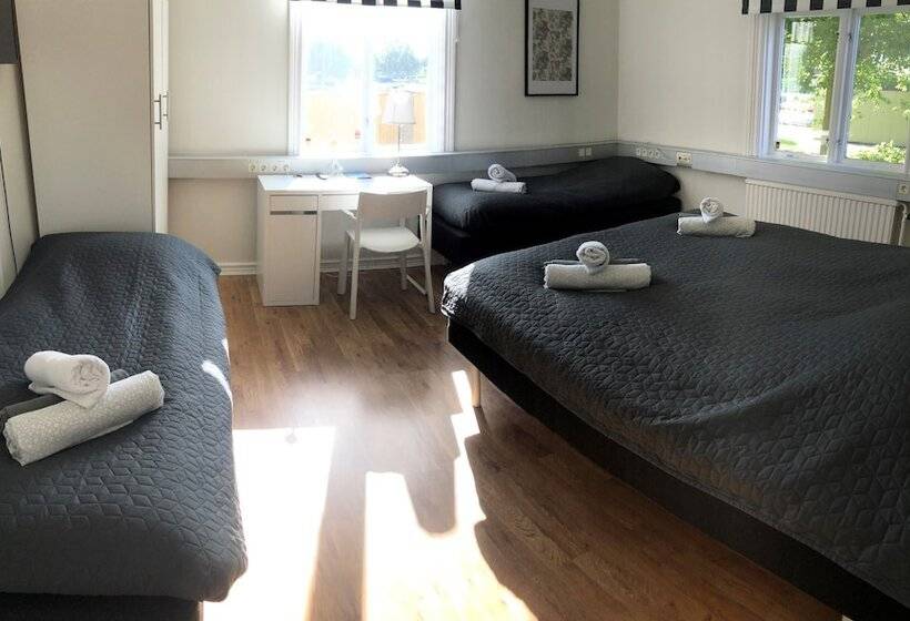 スタンダード4人部屋, Järnvägshotellet B&b Skara