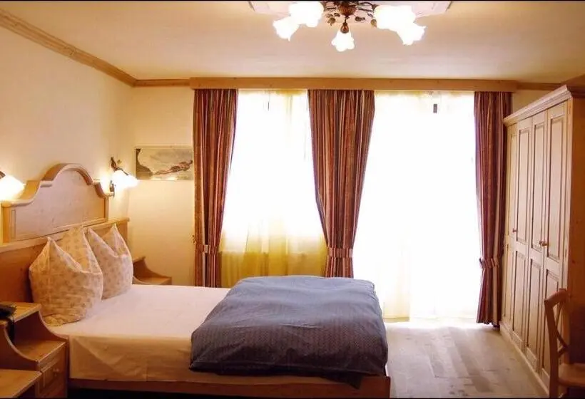 اتاق استاندارد با چشم‌انداز کوهستان, Chalet Degli Angeli