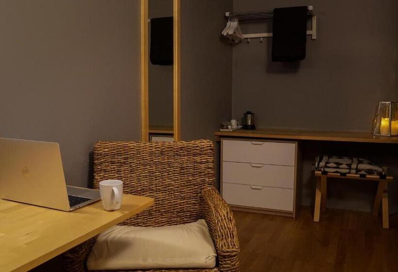 اتاق استاندارد, Lækur