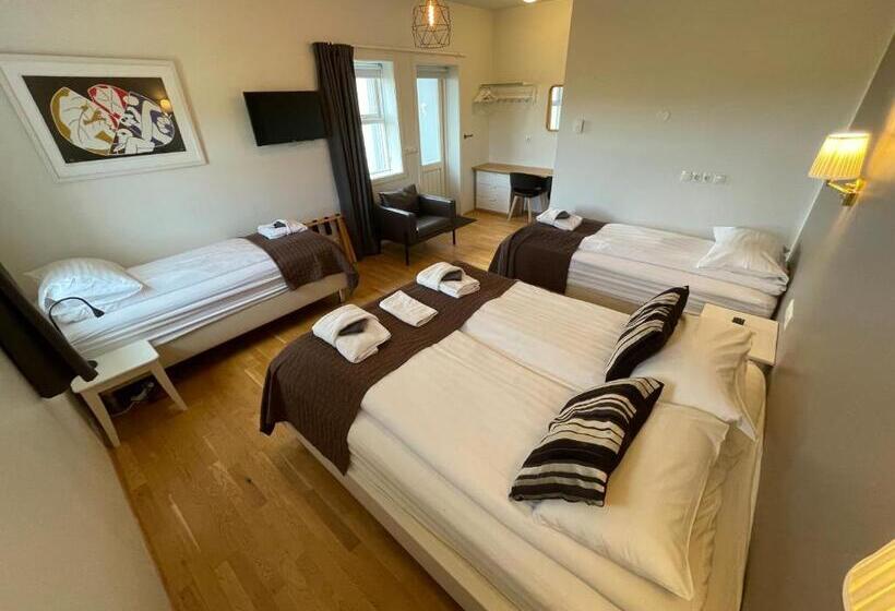 اتاق استاندارد چهار تخته, Lækur