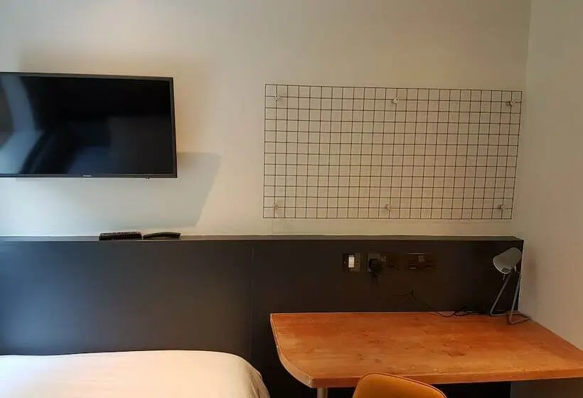 Habitació Estàndard, Jonas