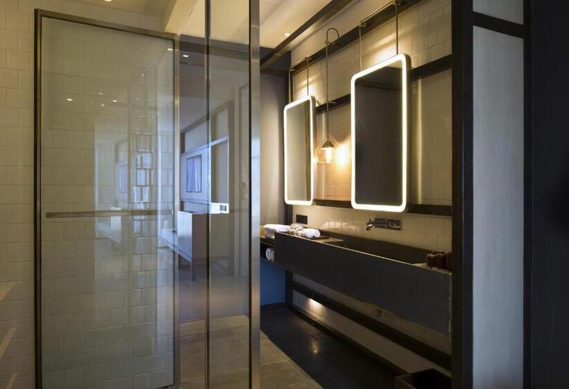 اتاق لوکس با بالکن, Alila Bangsar Kuala Lumpur