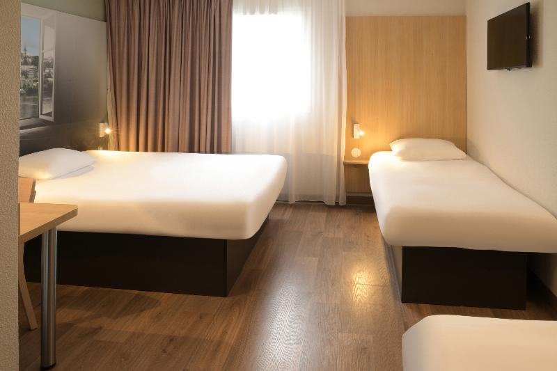 חדר סטנדרט לארבעה, B&b Hotel Angoulême