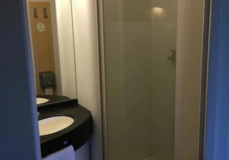 スタンダードトリプルルーム, B&b Hotel Angoulême