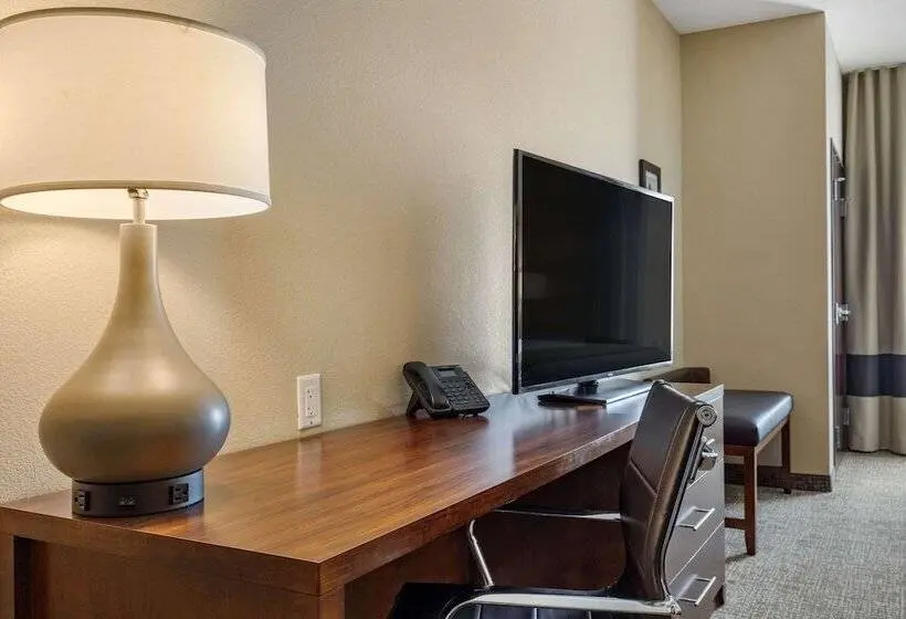 スイート, Comfort Inn & Suites