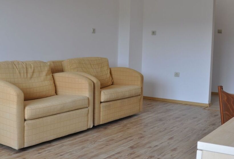 スイート, Festa Gardenia Hills