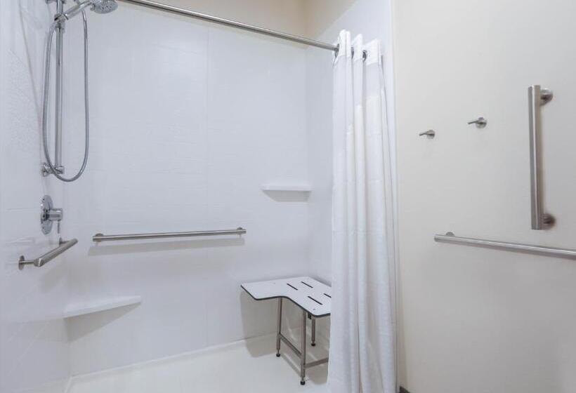 غرفة قياسية سرير كينج لذوى الإحتياجات الخاصة, Holiday Inn & Suites Sioux Falls   Airport, An Ihg