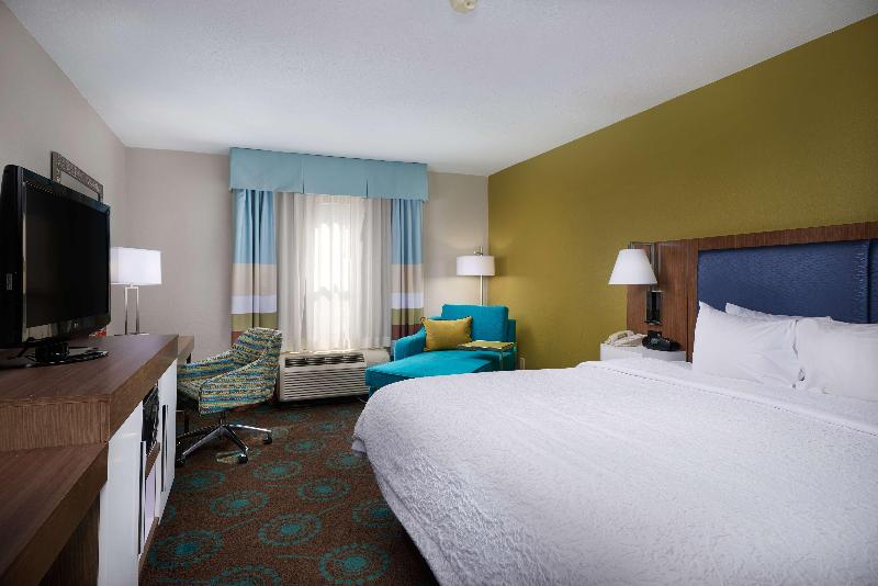 Люкс Кровать Кинг, Holiday Inn & Suites Sioux Falls   Airport, An Ihg