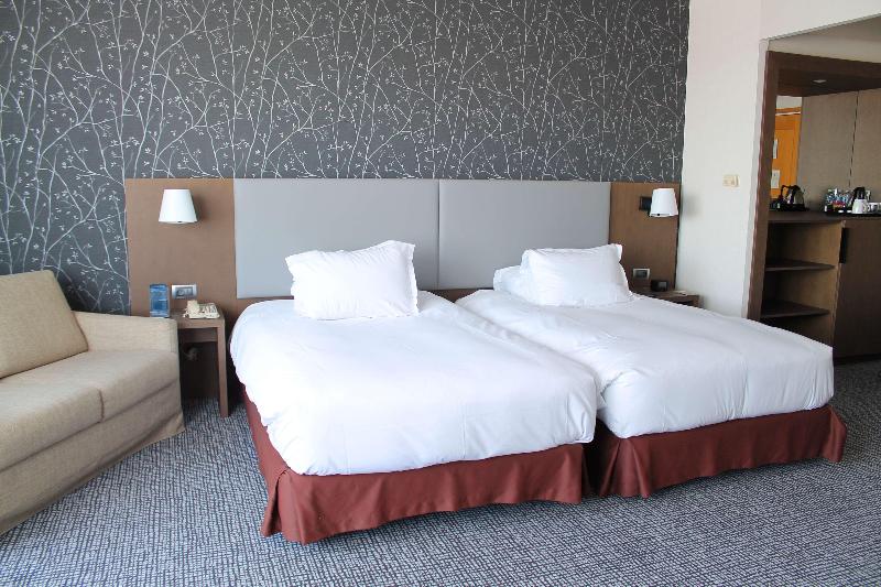 Люкс Кровать Кинг, Holiday Inn & Suites Sioux Falls   Airport, An Ihg