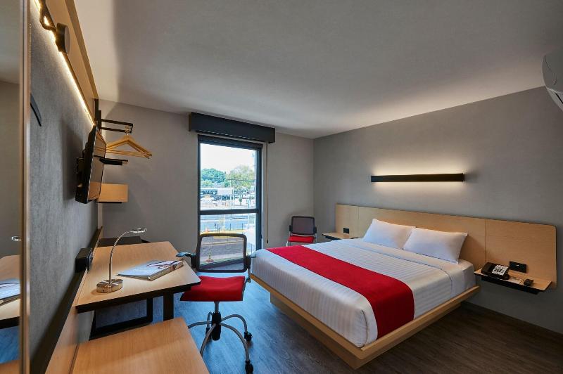 סוויטה מותאמת לאדם עם מוגבלויות, Holiday Inn Express & Suites Gainesville Lake Lanier Area, An Ihg