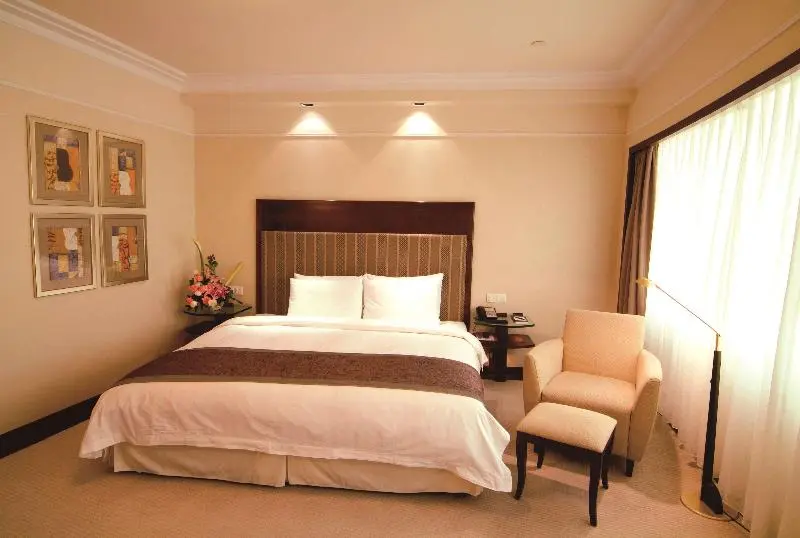 سوئیت با تخت بزرگ, Holiday Inn Express & Suites Gainesville Lake Lanier Area, An Ihg