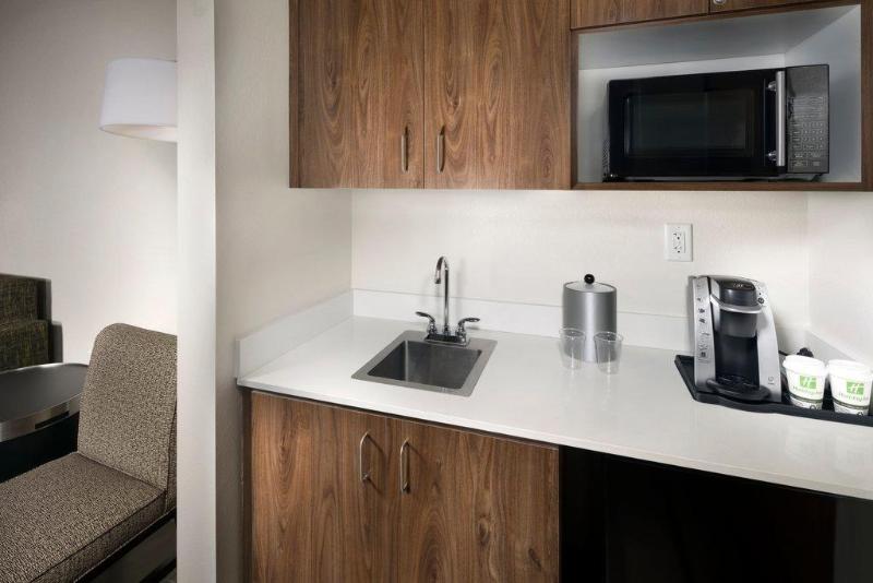 غرفة قياسية لذوى الاحتياجات الخاصة, Holiday Inn & Suites Arden   Asheville Airport, An Ihg