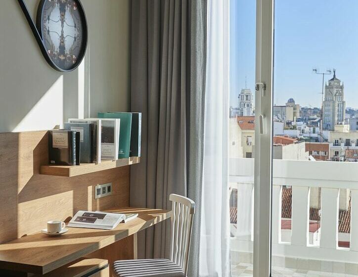 Номер Стандарт 2 Двуспальные Кровати, Hyatt Centric Gran Via Madrid