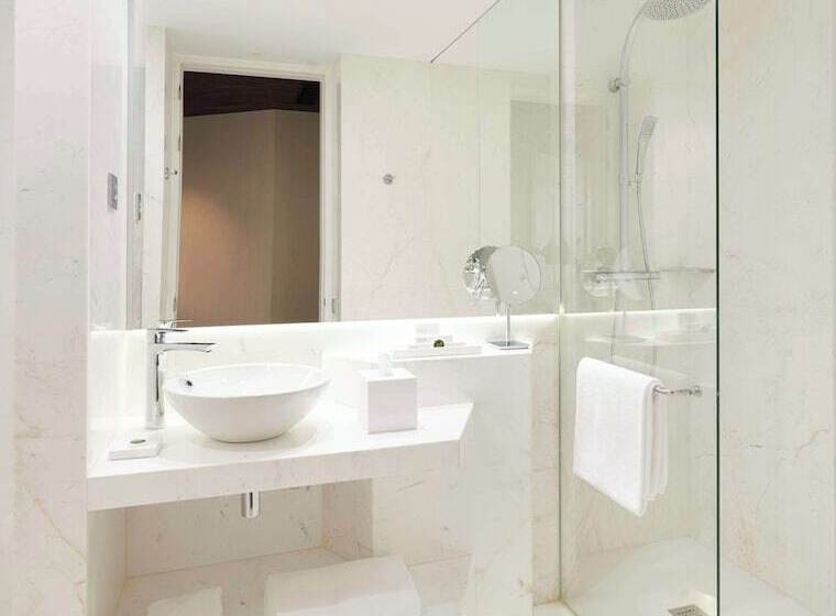 Номер Стандарт 2 Двуспальные Кровати, Hyatt Centric Gran Via Madrid