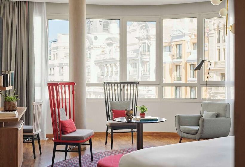 Полулюкс, Hyatt Centric Gran Via Madrid