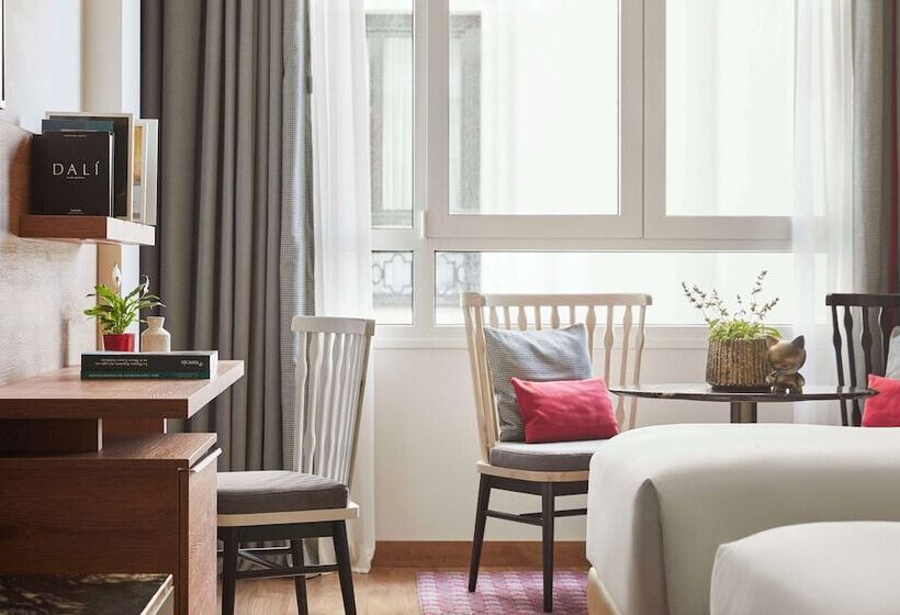 Номер Стандарт, Hyatt Centric Gran Via Madrid