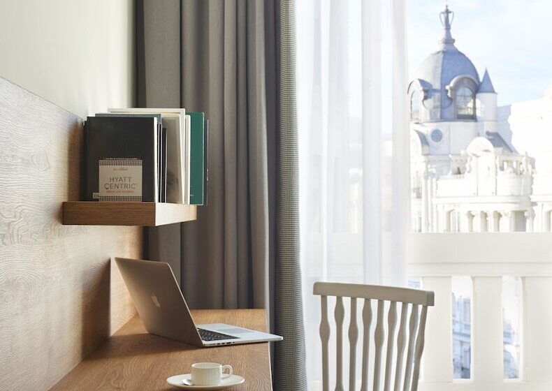 Номер Стандарт, Hyatt Centric Gran Via Madrid