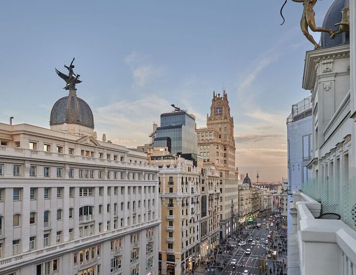Люкс с Террасой, Hyatt Centric Gran Via Madrid