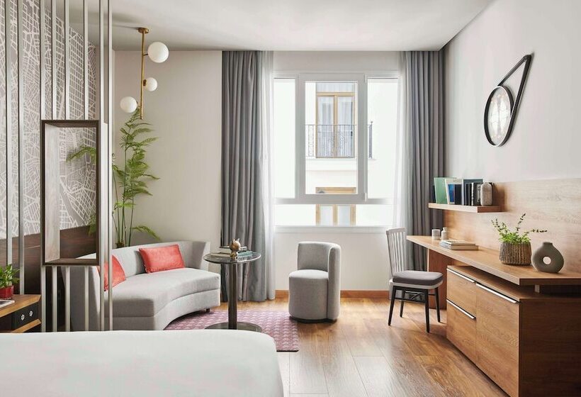 Номер Премиум, Hyatt Centric Gran Via Madrid