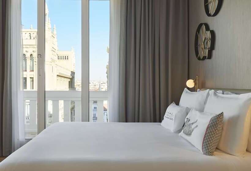 Люкс с Террасой, Hyatt Centric Gran Via Madrid
