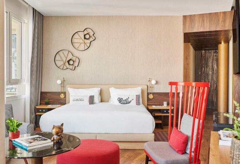 Полулюкс, Hyatt Centric Gran Via Madrid