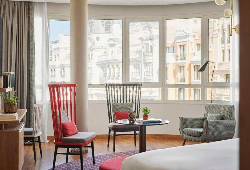 Полулюкс, Hyatt Centric Gran Via Madrid