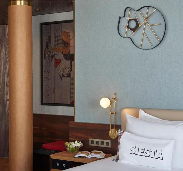 Люкс с Террасой, Hyatt Centric Gran Via Madrid