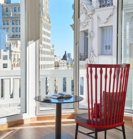 Люкс с Террасой, Hyatt Centric Gran Via Madrid