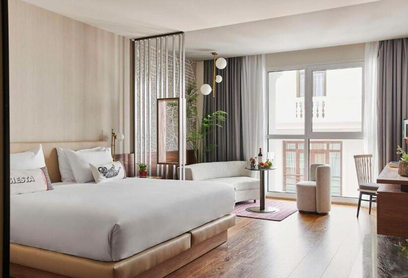 Номер Премиум, Hyatt Centric Gran Via Madrid