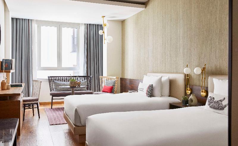 Номер Стандарт, Hyatt Centric Gran Via Madrid