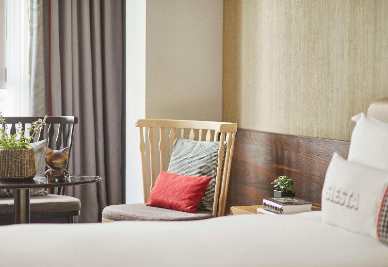 Номер Стандарт, Hyatt Centric Gran Via Madrid