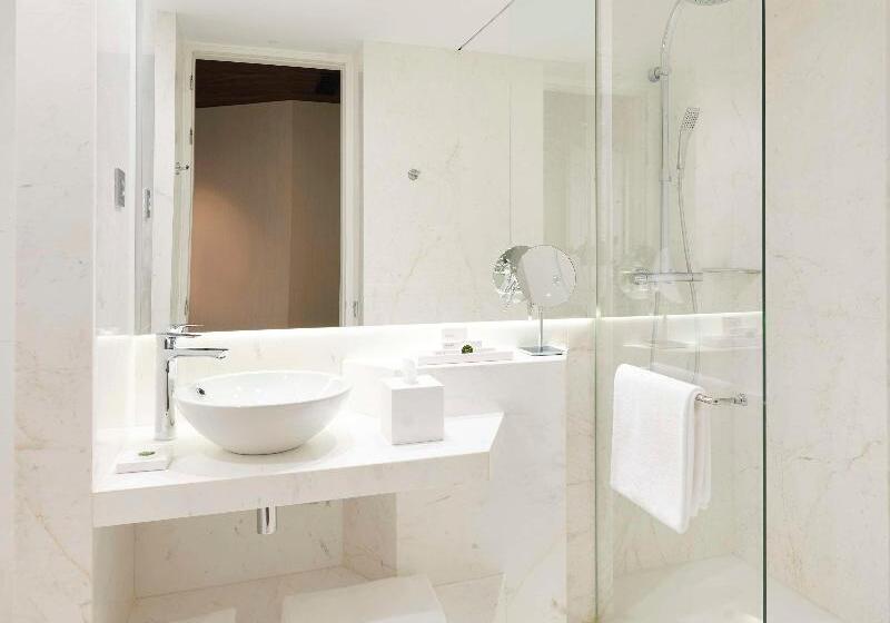 Номер Стандарт, Hyatt Centric Gran Via Madrid