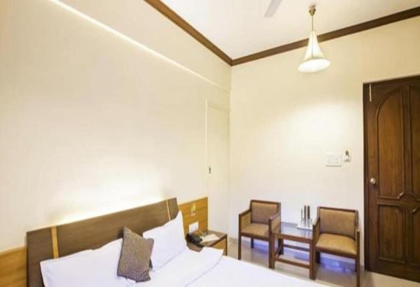 חדר דלוקס, Jaffer Bhais Brickland